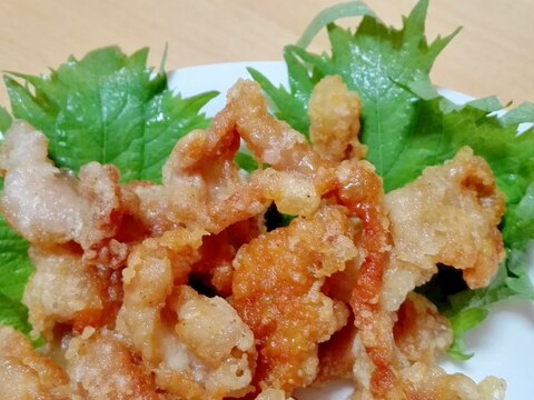 レモン風味の鶏皮から揚げ